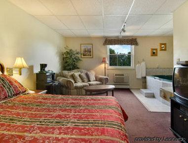 Travelodge Inn & Suites Latham Ruang foto